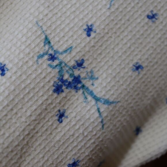 Vanity Fair Waffle Knit Cream & Blue Floral Robe | Vintage Large Cotton Blend - Picture 12 of 16